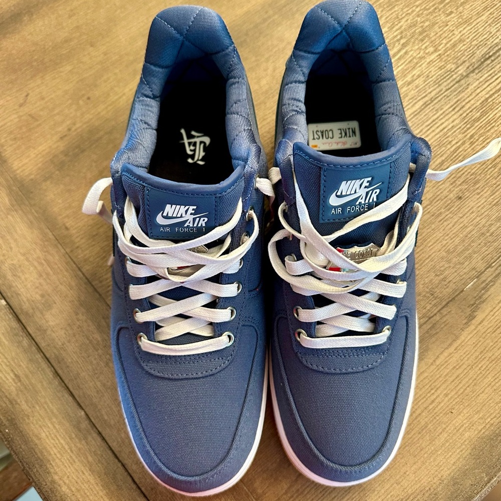 Nike Blue Sneakers Classic Low-Top Design
